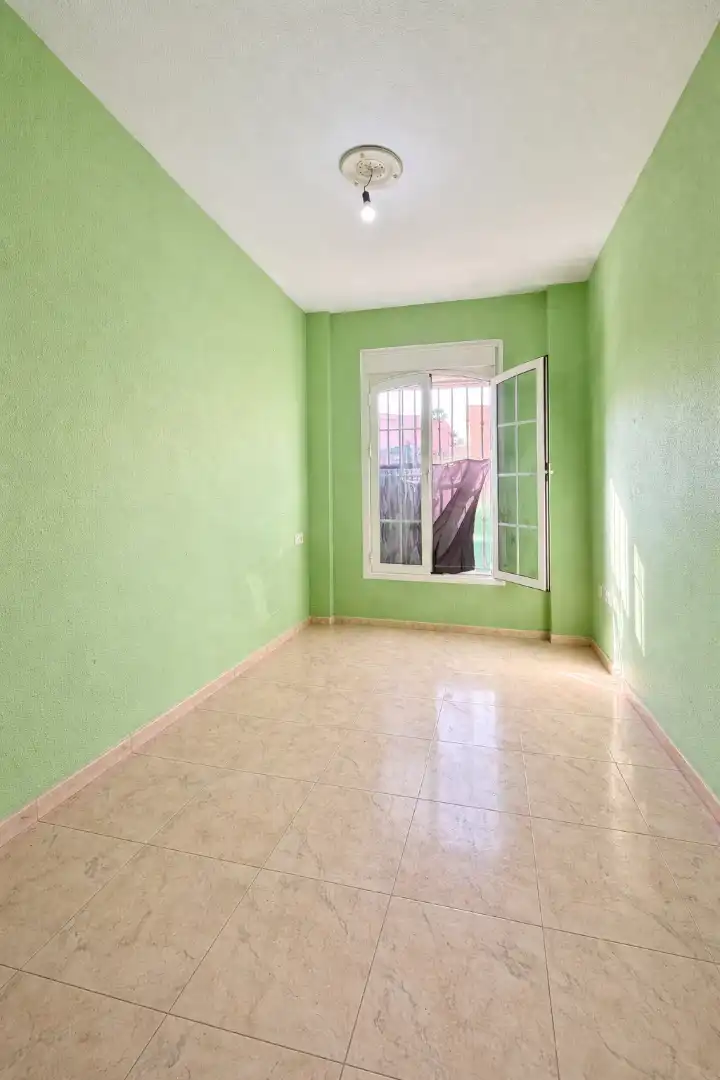 Habitación de Piso en venta en Roquetas de Mar con Calefacción, Amueblado y Alarma