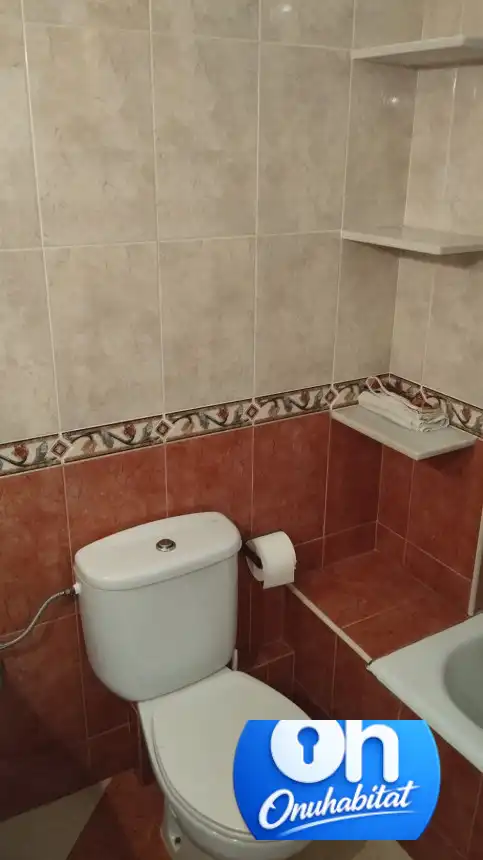 Bany de Pis en venda en Huelva amb Aire condicionat, Moblat i Balcó