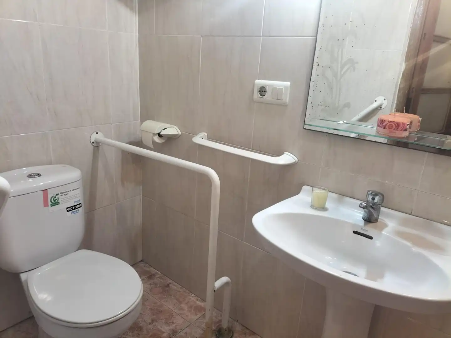 Badezimmer von Country house zum Verkauf in Navarrés mit Privatgarten, Terrasse und Balkon