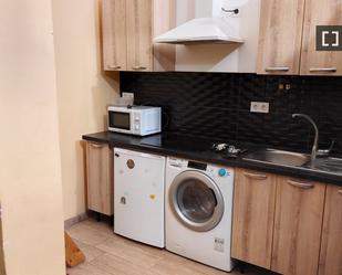 Kitchen of Flat to rent in  Madrid Capital  with Air Conditioner and Balcony