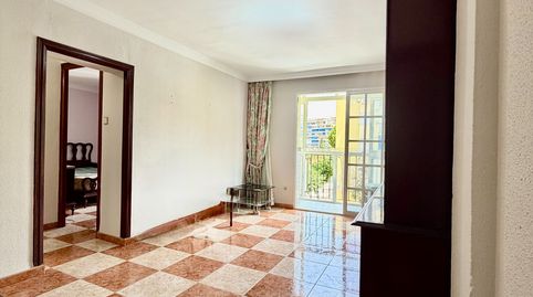 Foto 2 de Piso en venta en Ricardo de Orueta, Girón - Las Delicias, Málaga Capital