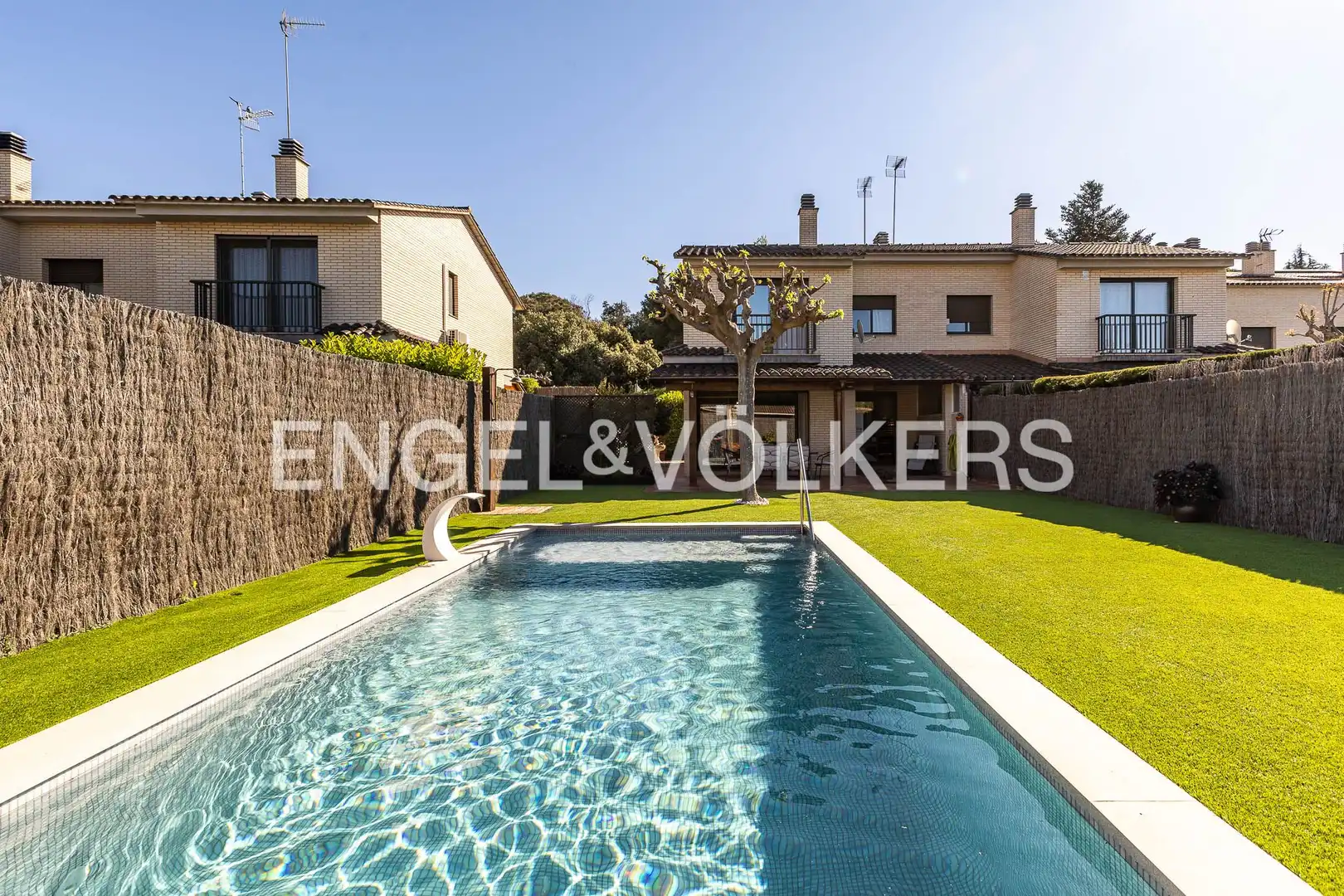 Exterior view of Houses for rent in Sant Vicenç de Montalt  with Heating, Private garden and Swimming Pool