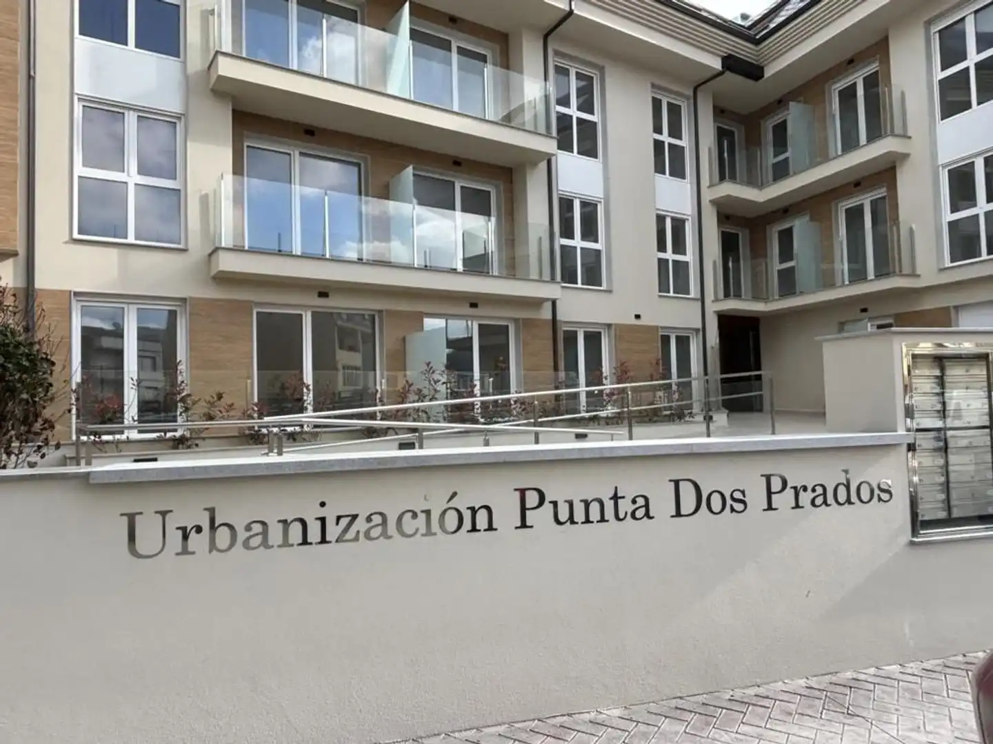 Vista exterior de Piso en venta en Ortigueira con Calefacción, Jardín privado y Terraza