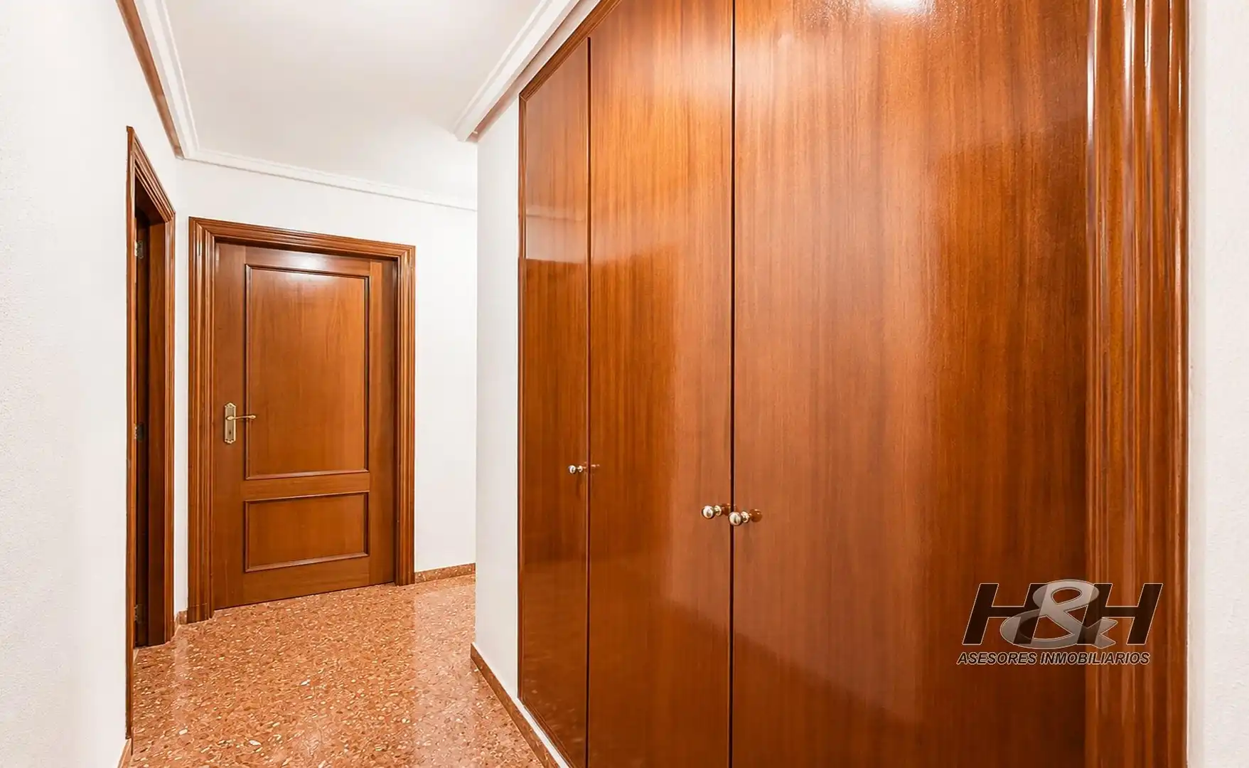 Flat for sale in Burjassot  with Air Conditioner, Heating and Balcony