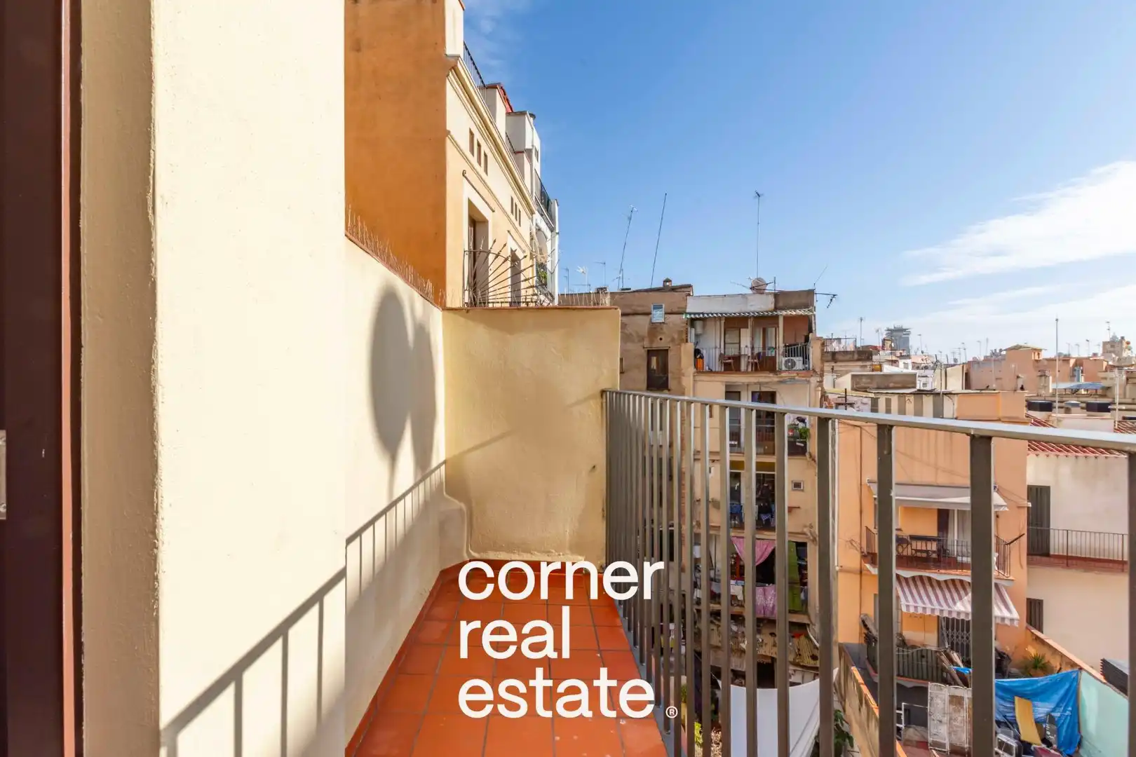 Vista exterior de Edifici en venda en Ciutat Vella