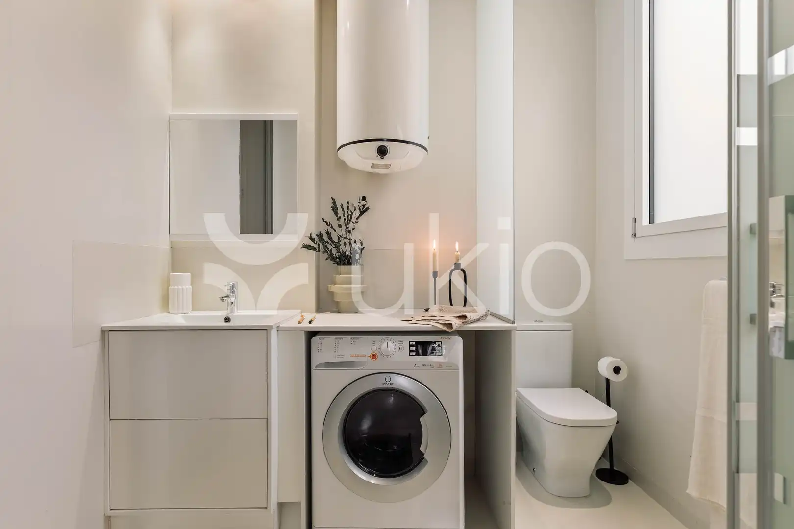 Baño de Apartamento de alquiler en Barcelona con Aire acondicionado, Calefacción y Amueblado