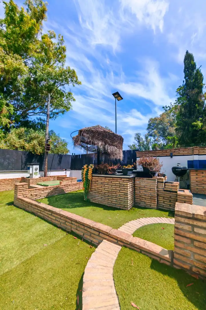 Garden of Houses for sale in Chiclana de la Frontera  with Air Conditioner, Swimming Pool and Furnished