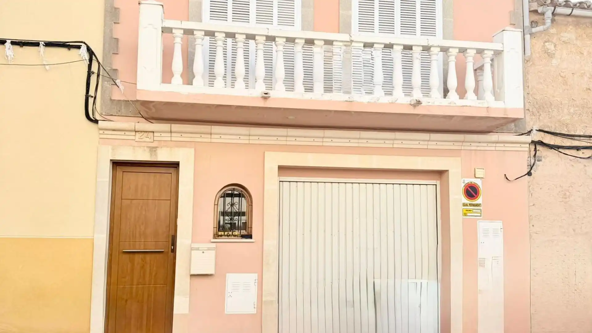 Exterior view of Houses for sale in  Palma de Mallorca  with Air Conditioner