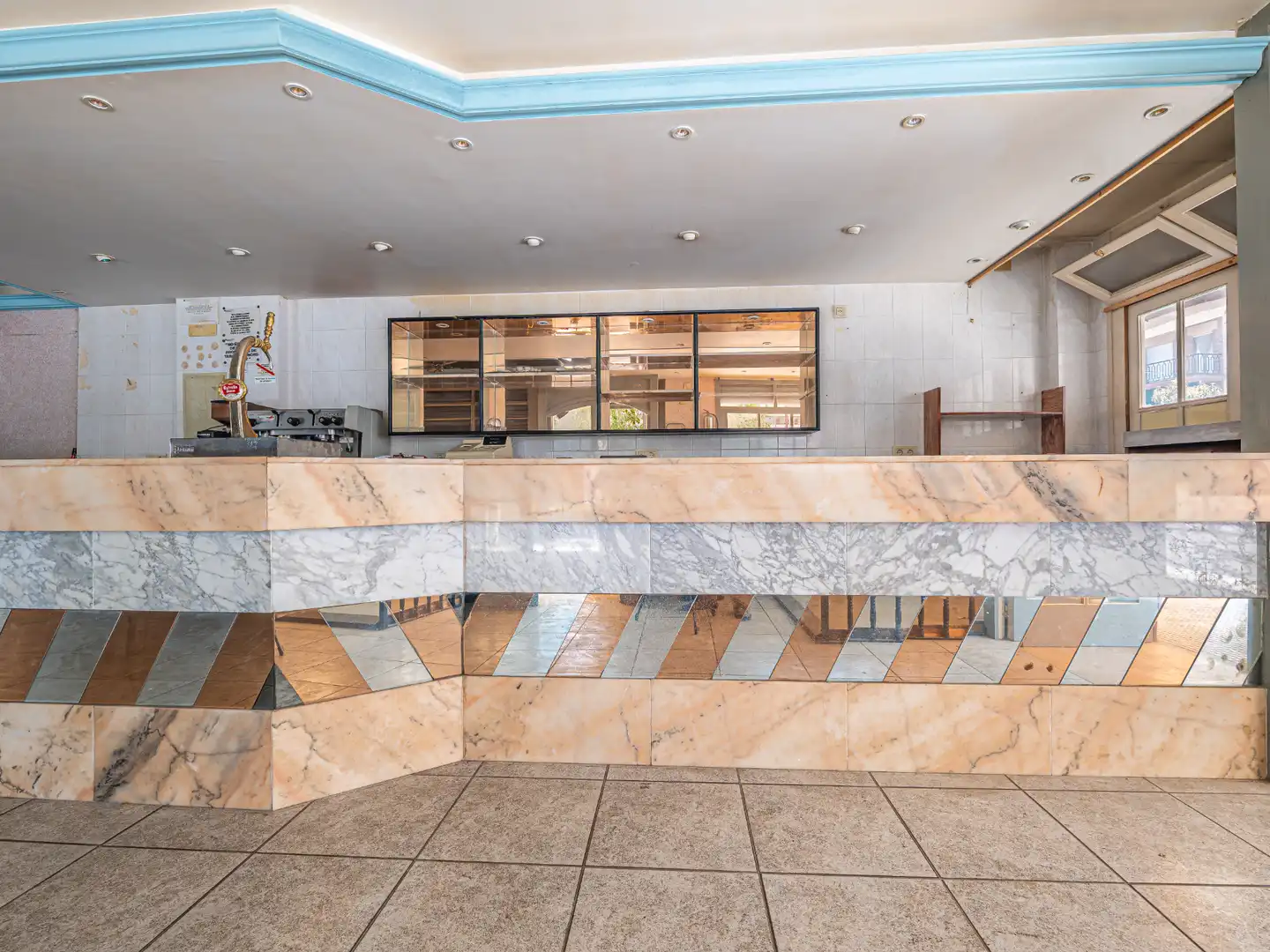 Local en venta en Torredembarra con Aire acondicionado, Calefacción y Terraza