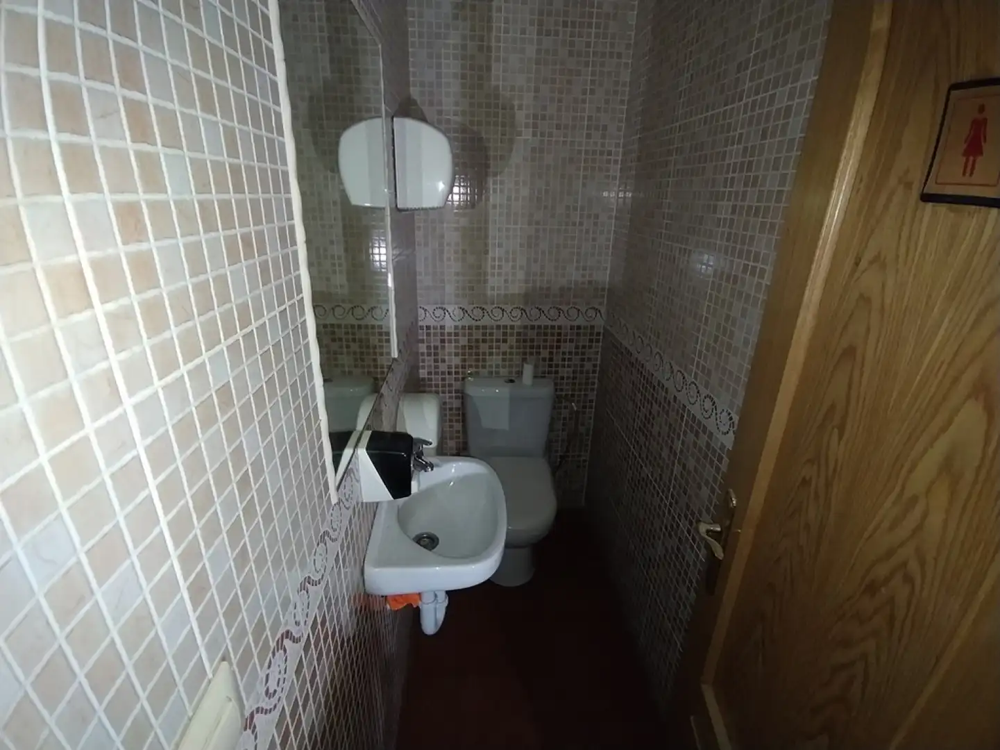 Bathroom of Commercial properties for rent in Avilés