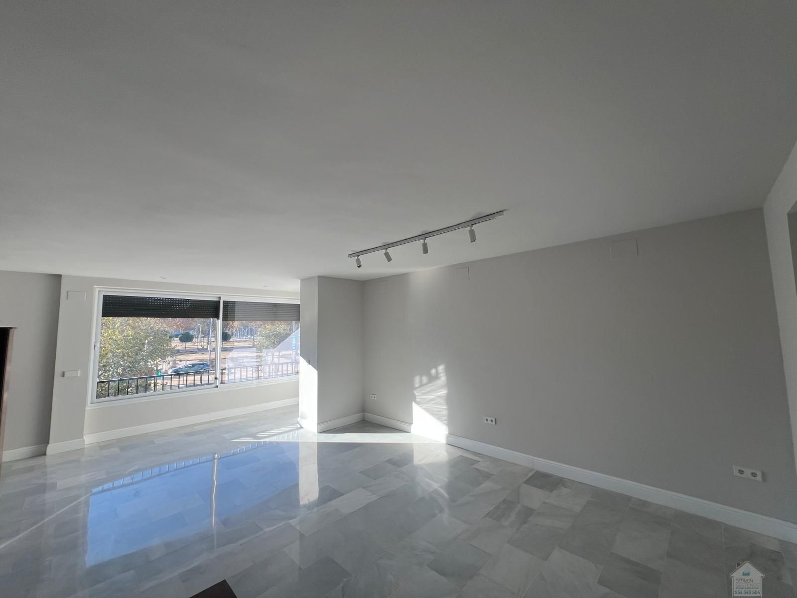 Flat for sale in  Sevilla Capital  with Air Conditioner