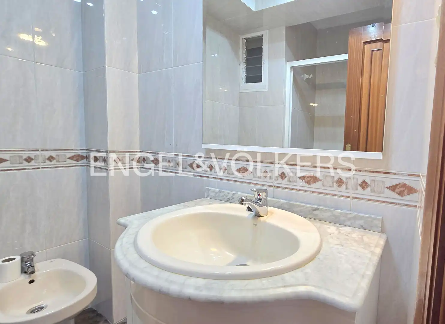 Baño de Piso en venta en Vigo  con Calefacción y Balcón