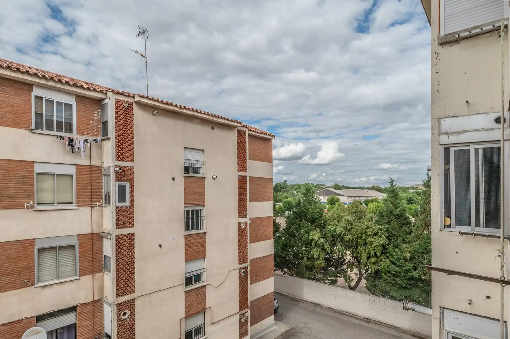 Vista exterior de Piso en venta en Aranjuez con Terraza