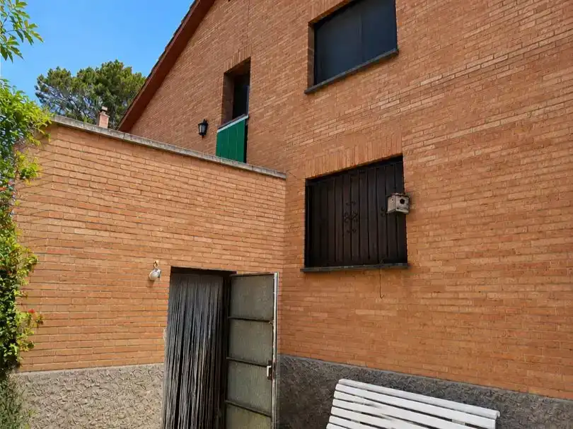 Vista exterior de Pis en venda en Almuniente amb Balcó