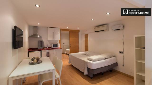 Piso en Alquiler en El Poble Sec - Parc de Montjuïc