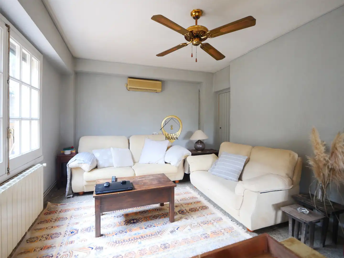 Sala d'estar de Casa o xalet en venda en Santa Coloma de Farners amb Aire condicionat, Calefacció i Jardí privat