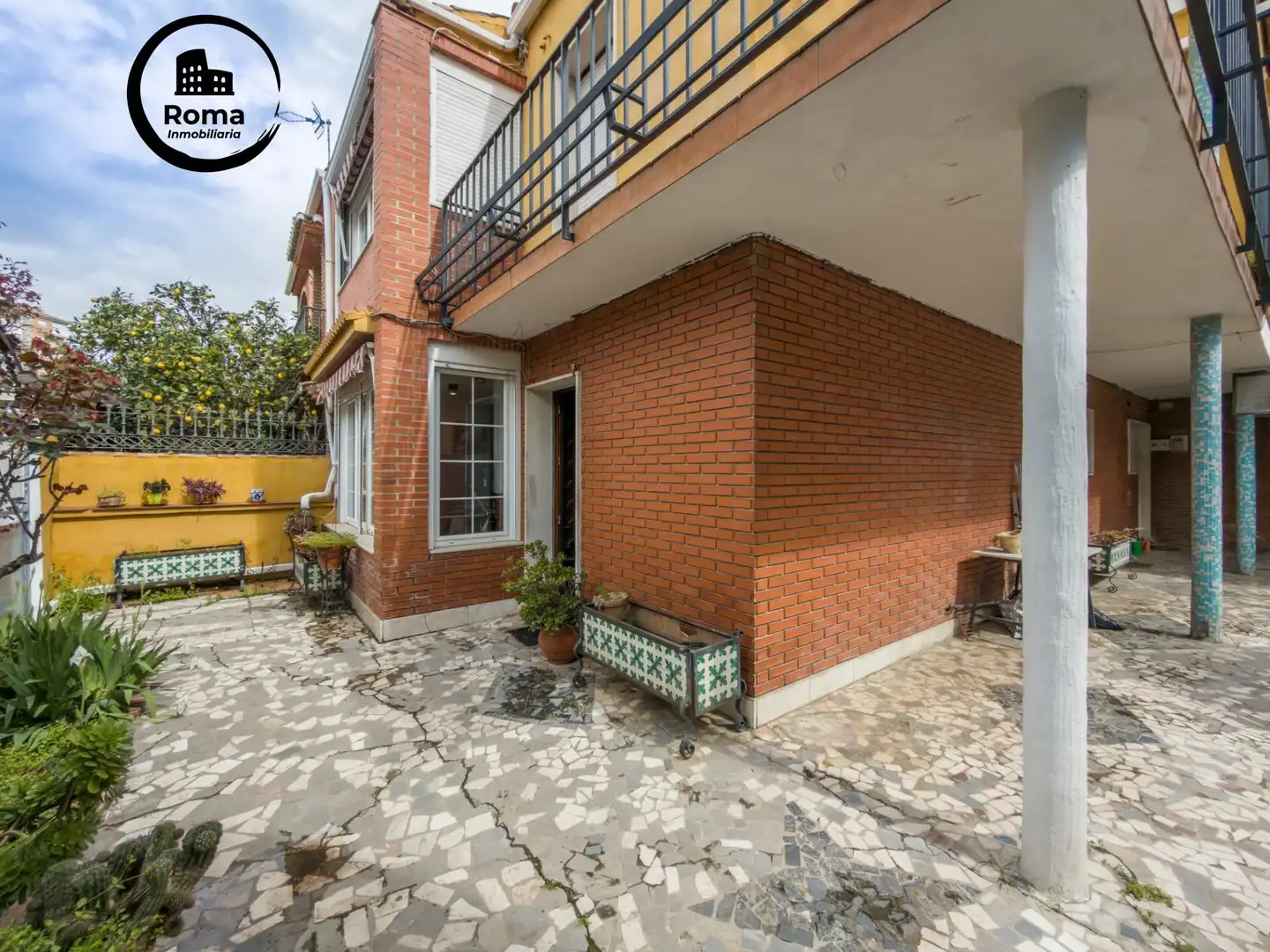 Exterior view of Houses for sale in Granada  with Terrace