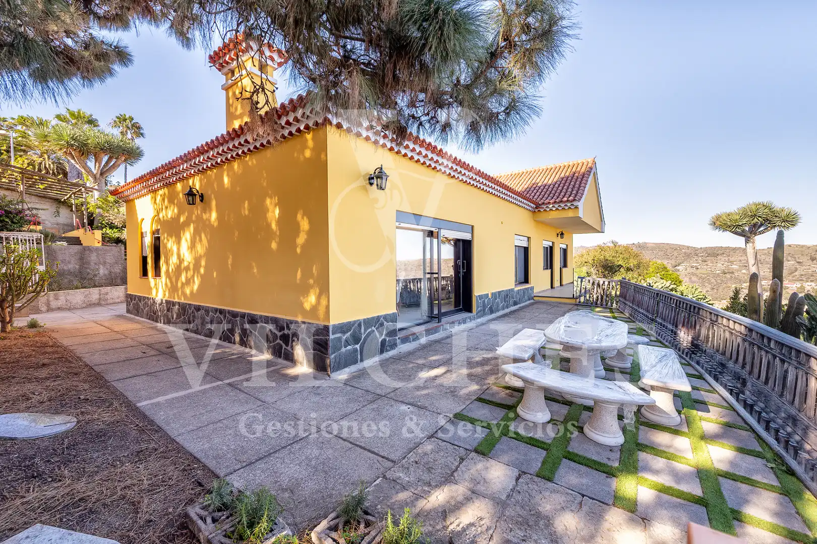 Vista exterior de Casa o xalet en venda en Santa Brígida amb Jardí privat, Terrassa i Traster
