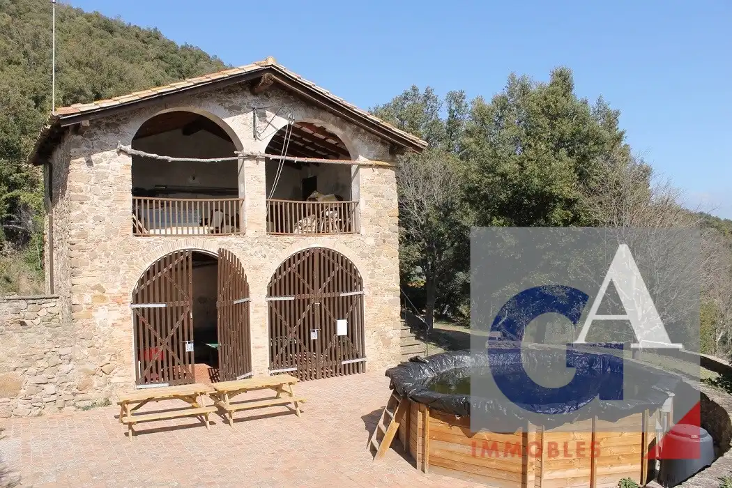 Casa rústica amb terrassa en venda a Sant Joan Les Fonts, imagen 52