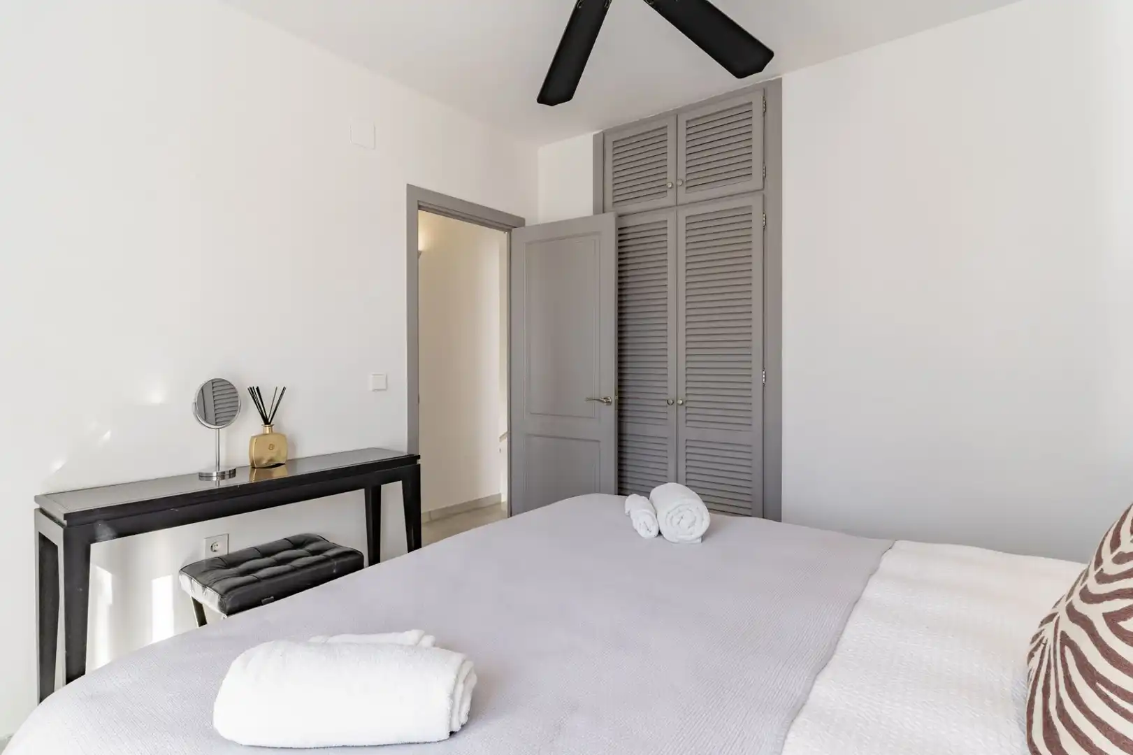 Dormitori de Casa o xalet en venda en Estepona amb Aire condicionat, Calefacció i Jardí privat