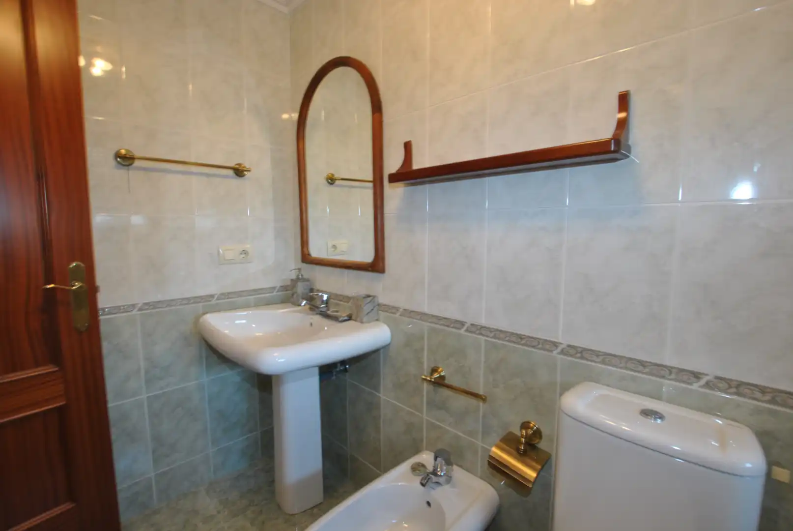 Bathroom of Flat for sale in Vigo   with Heating, Private garden and Parquet flooring