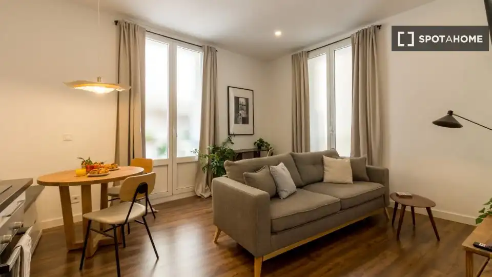 Flat with terrace to rent in Ciutat Vella