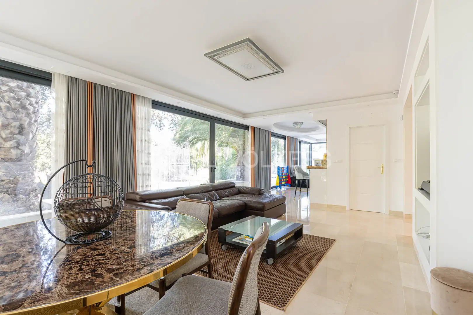 Sala de estar de Casa o chalet en venta en Boadilla del Monte con Aire acondicionado, Calefacción y Jardín privado