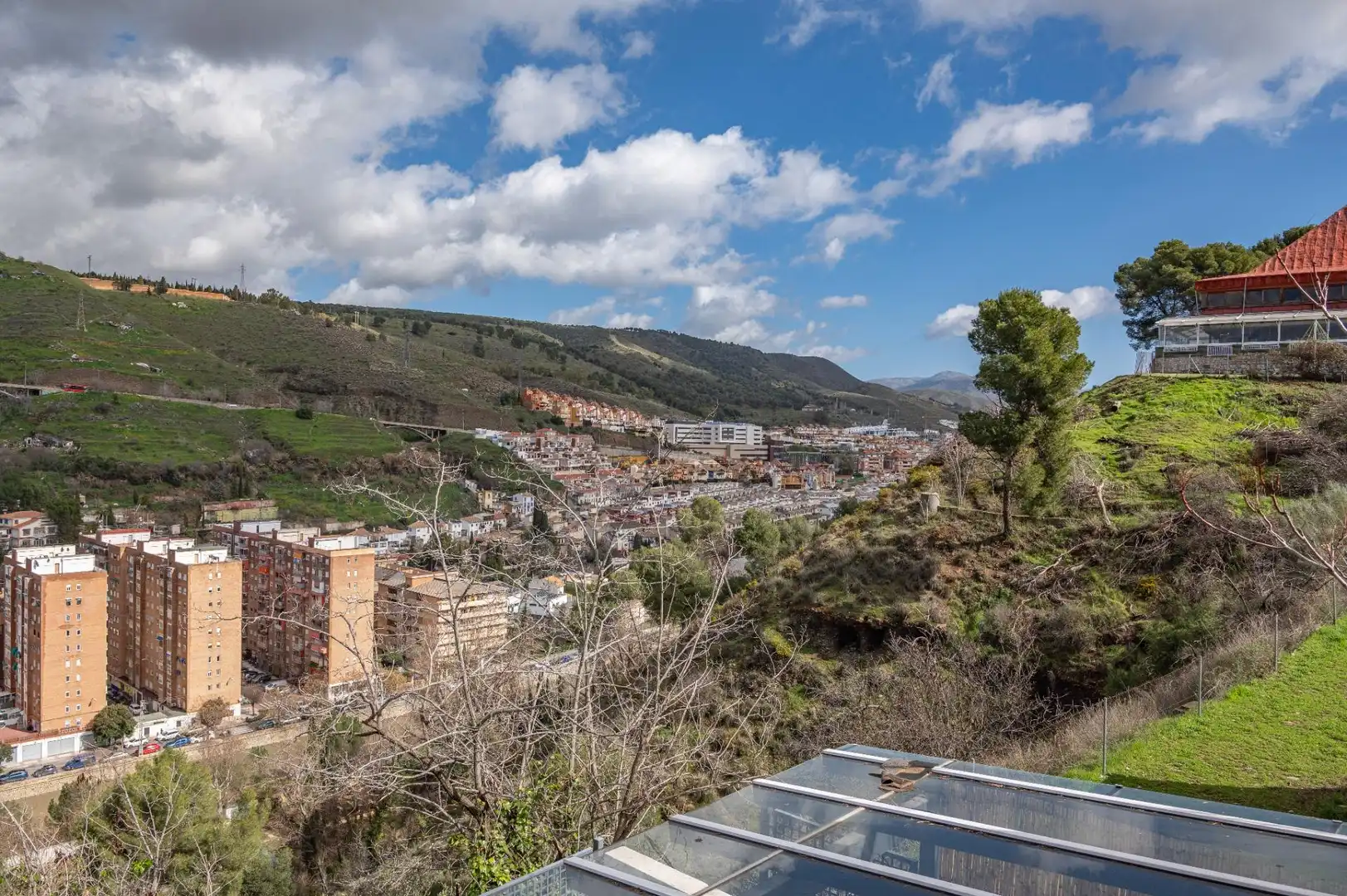 Vista exterior de Casa adosada en venta en Granada con Aire acondicionado y Calefacción