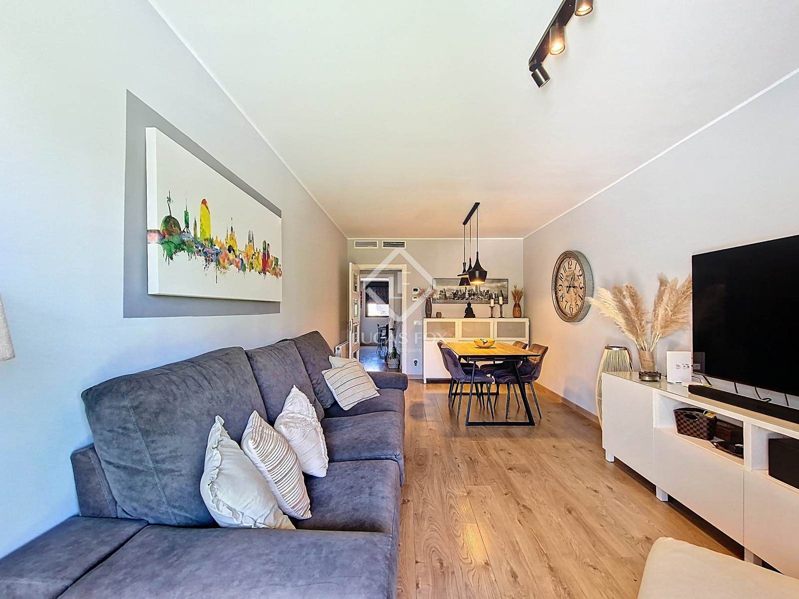 Sala d'estar de Pis en venda en Vilanova i la Geltrú amb Aire condicionat, Jardí privat i Terrassa