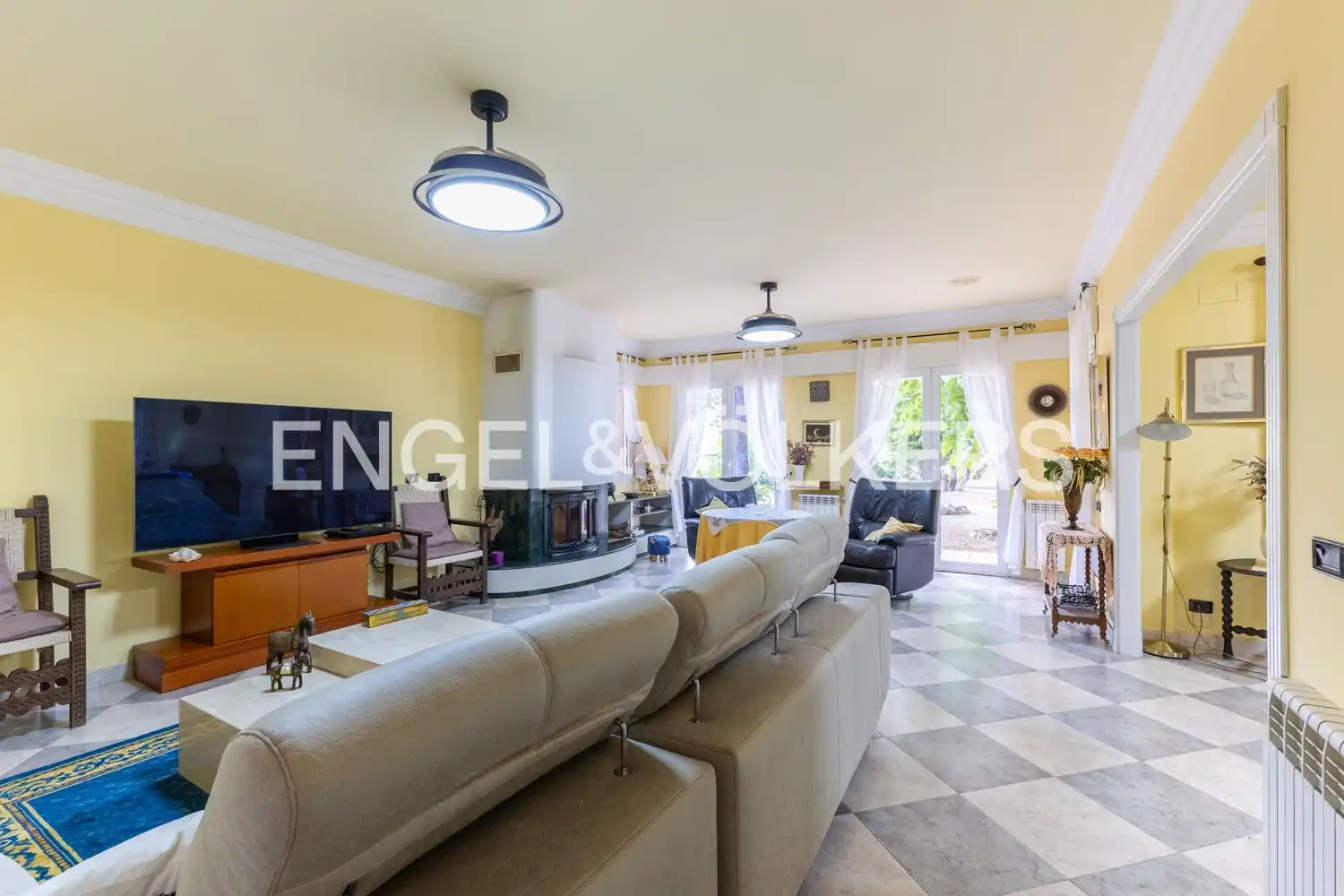 Sala de estar de Casa o chalet en venta en Enguera con Aire acondicionado, Calefacción y Jardín privado