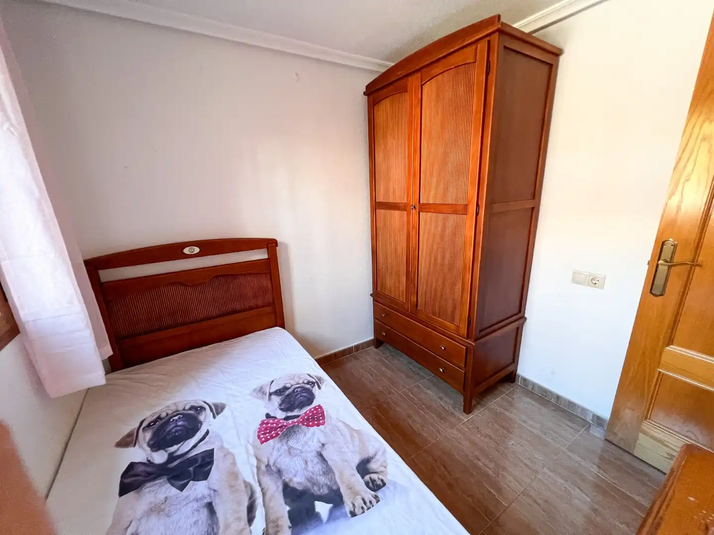 Habitación de Casa adosada en venta en Torrevieja con Aire acondicionado, Calefacción y Jardín privado