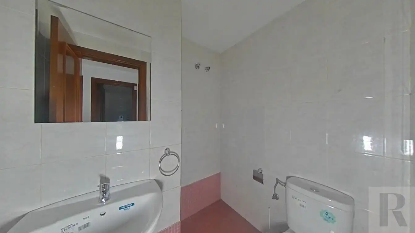 Baño de Piso en venta en Sabadell con Calefacción y Terraza