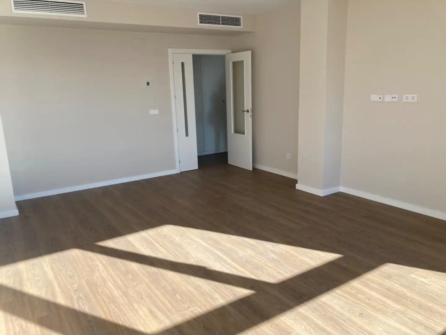 Flat for rent in Poniente-Norte - Miralbaida - Parque Azahara