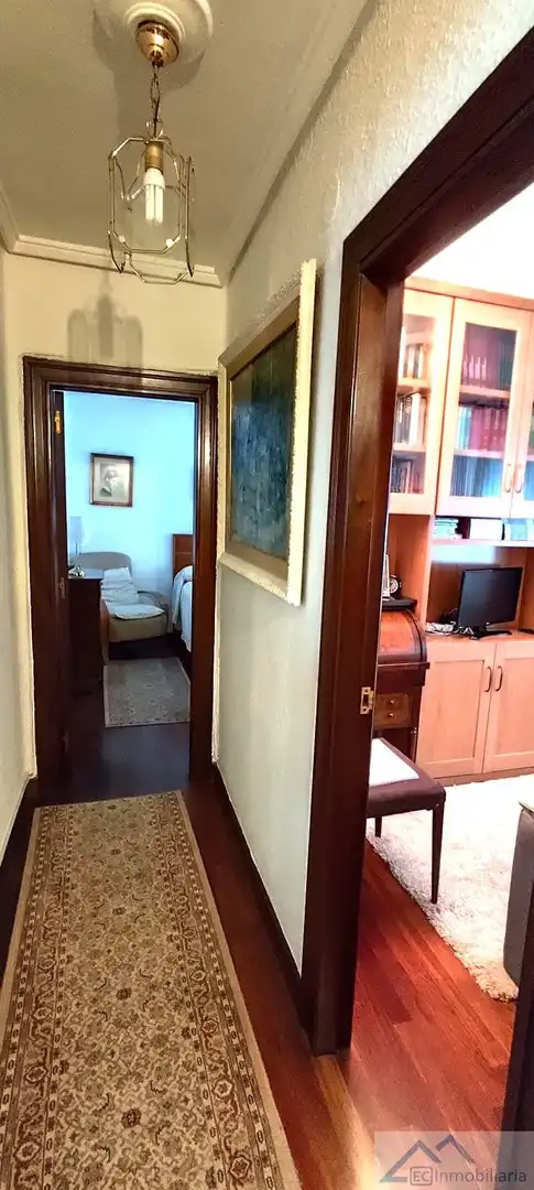 Flat for sale in Cuatro Caminos