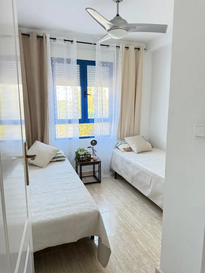 Dormitori de Apartament de lloguer en Orihuela amb Aire condicionat, Calefacció i Terrassa