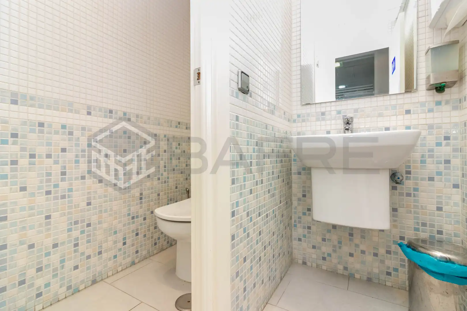 Bathroom of Commercial properties for sale in Madrid