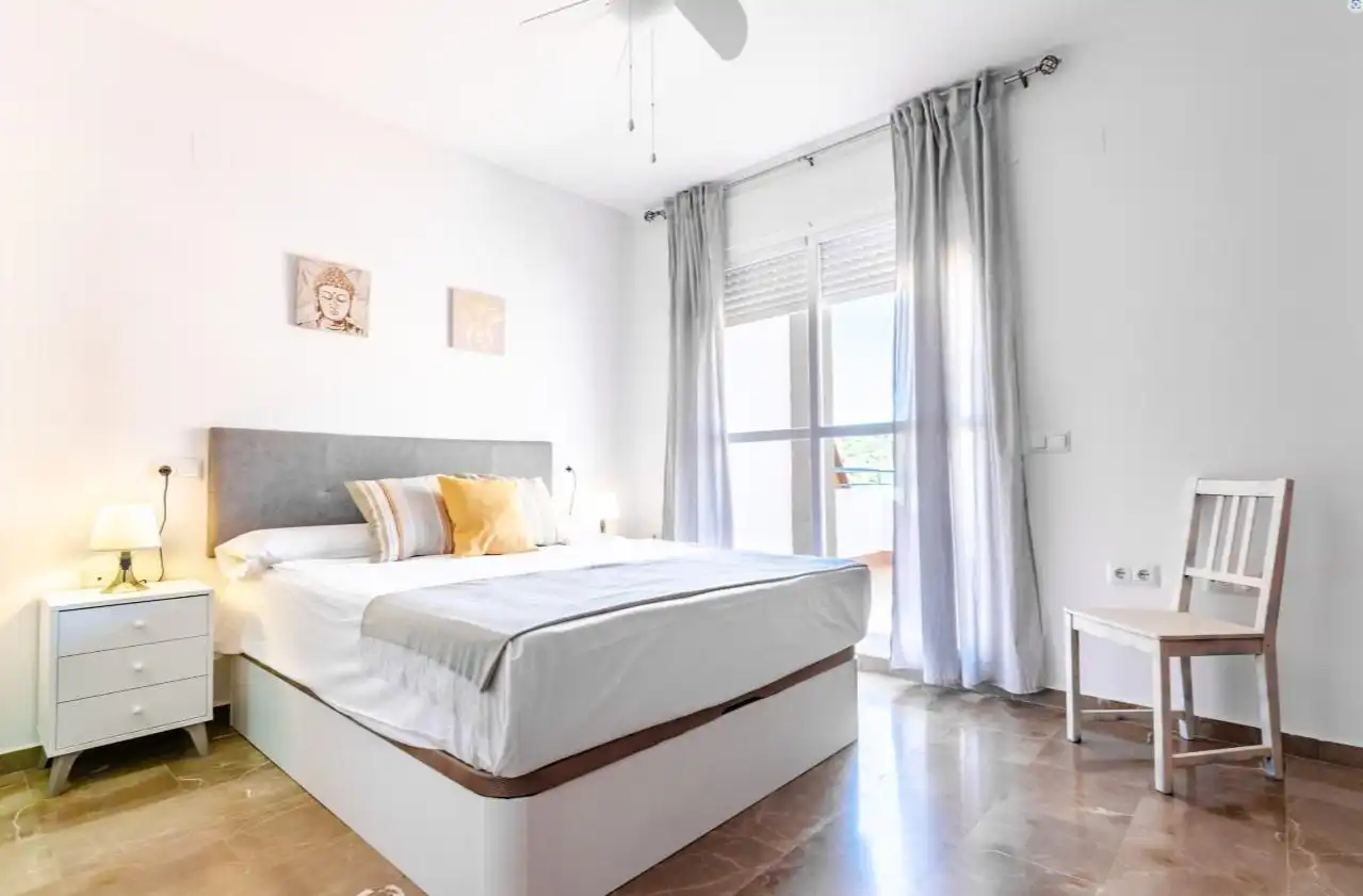 Habitación de Ático de alquiler en Rincón de la Victoria con Aire acondicionado, Calefacción y Jardín privado