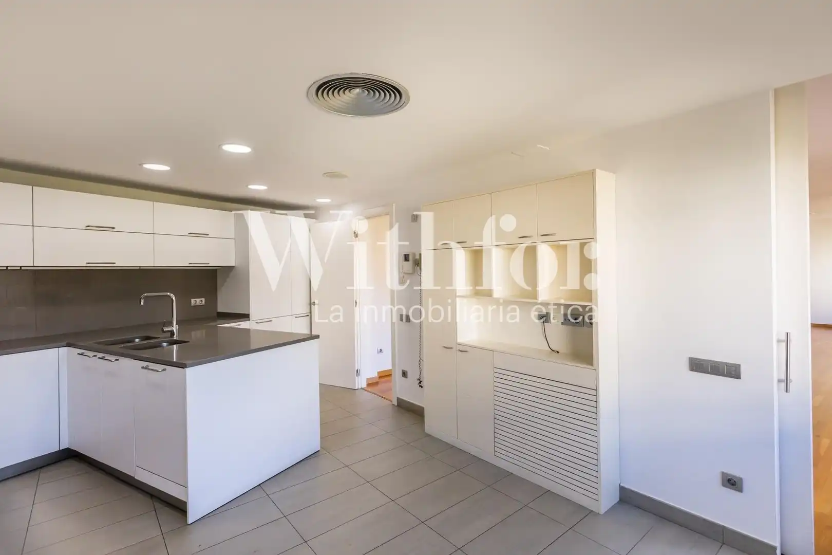 Kitchen of Attic for sale in Barcelona  with Air Conditioner, Heating and Terrace
