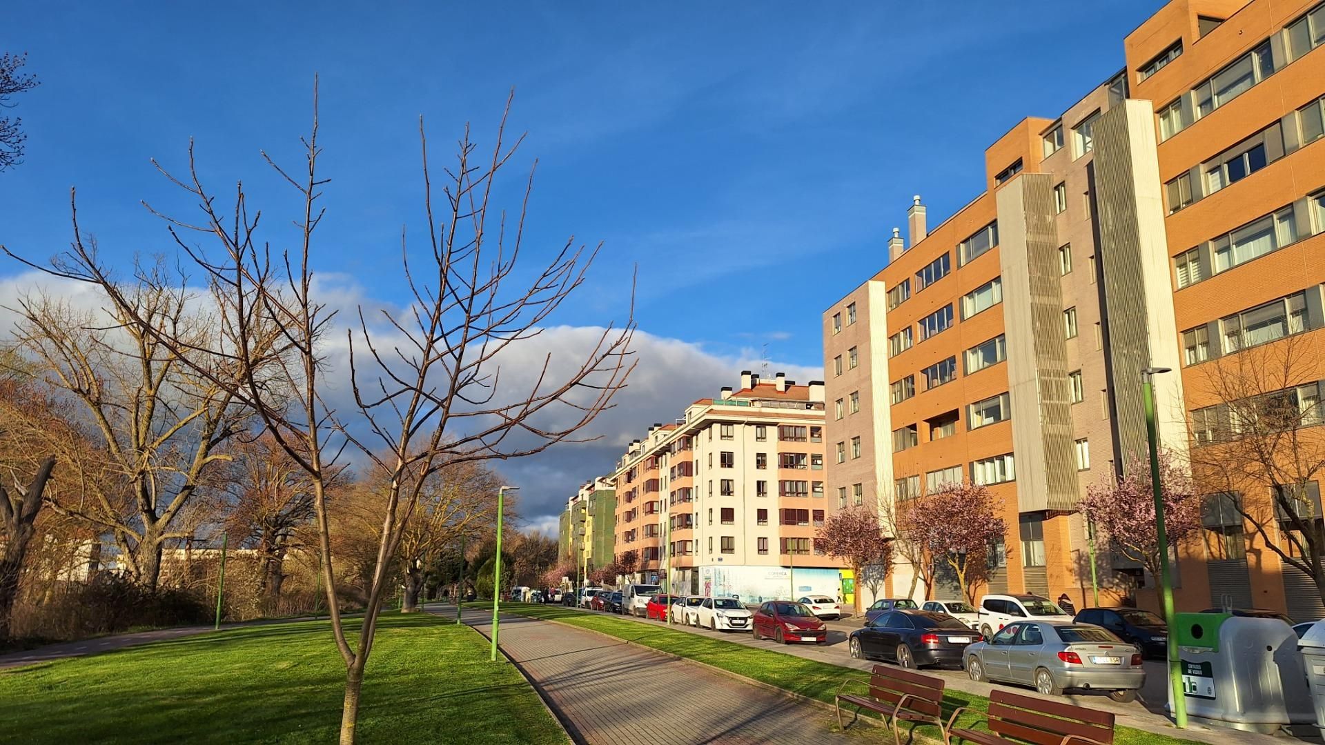 Vista exterior de Apartament en venda en Burgos Capital amb Calefacció, Terrassa i Traster