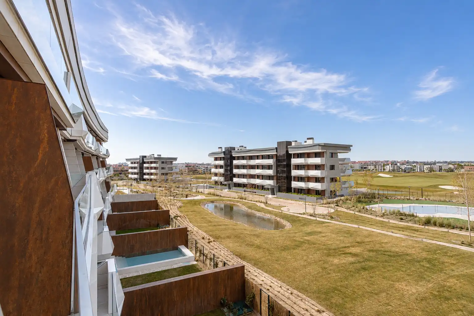 Außenansicht von Wohnung zur Miete in Pozuelo de Alarcón mit Klimaanlage, Heizung und Abstellraum