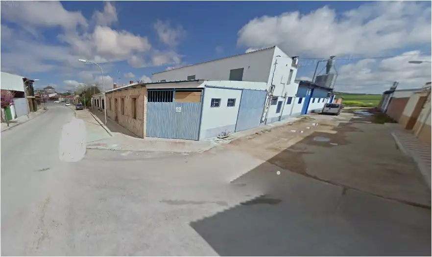 Nau industrial en venda a Lillo