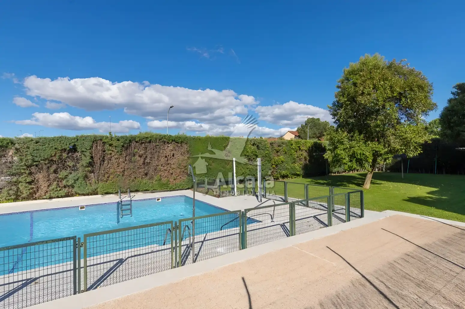 Swimming pool of Flat for sale in Alcalá de Henares  with Air Conditioner, Heating and Private garden