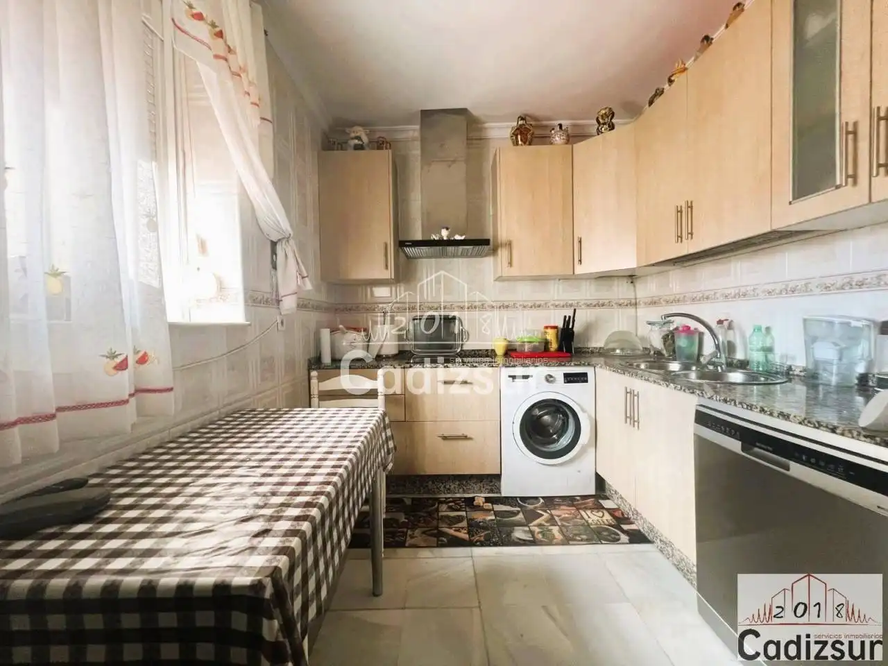 Cocina de Piso en venta en Cádiz con Balcón