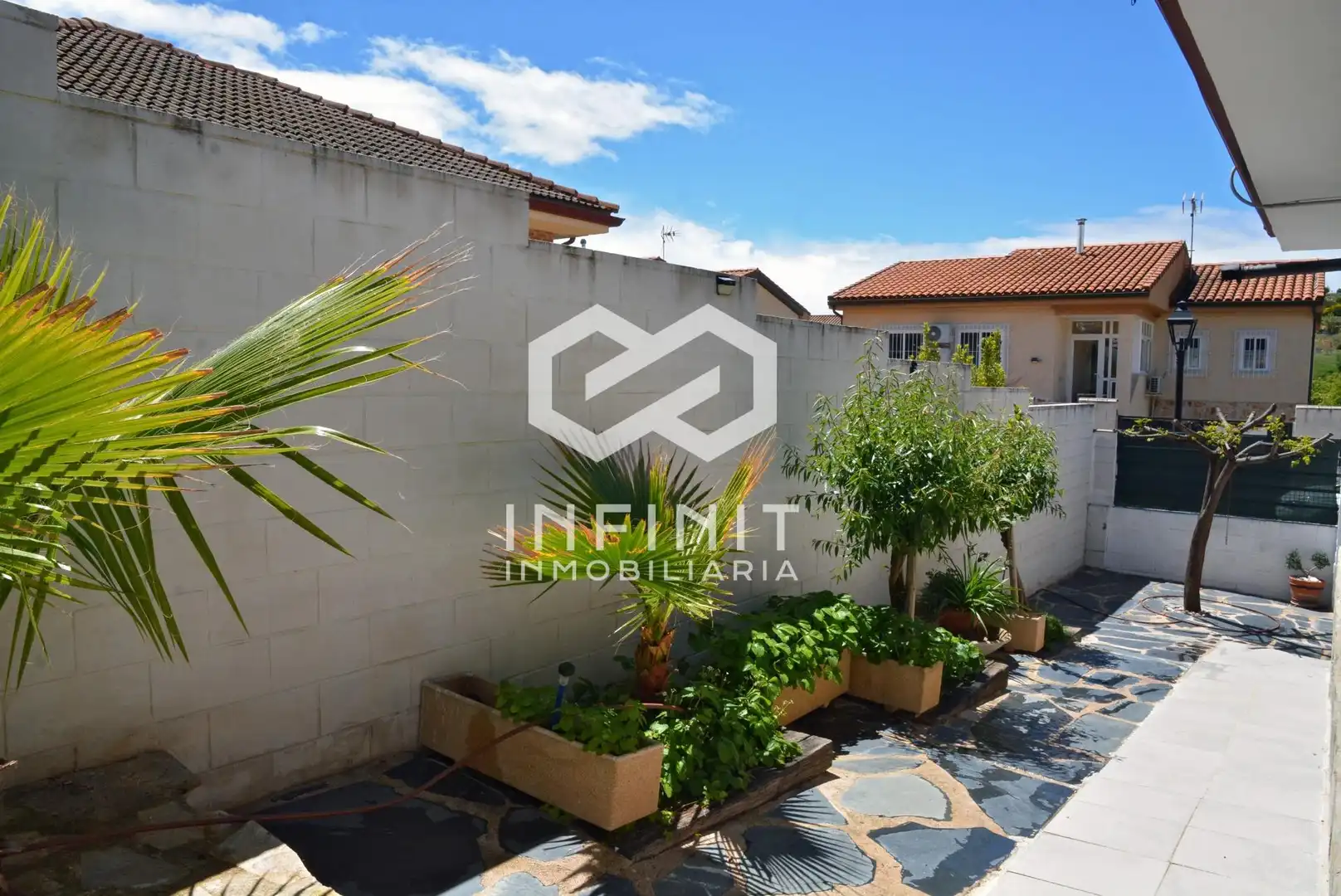 Exterior view of Houses for sale in Yebes  with Air Conditioner, Heating and Private garden