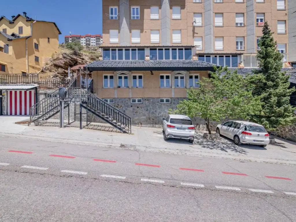 Vista exterior de Apartament en venda en Sierra Nevada amb Terrassa i Moblat