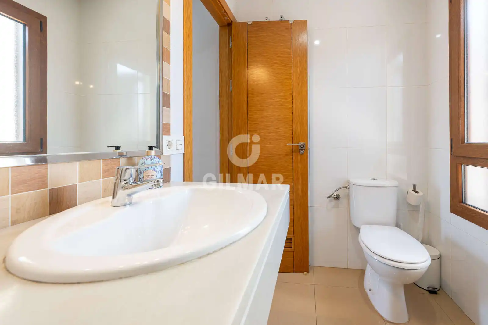 Bathroom of Detached homes for sale in Chiclana de la Frontera  with Private garden, Swimming Pool and Furnished