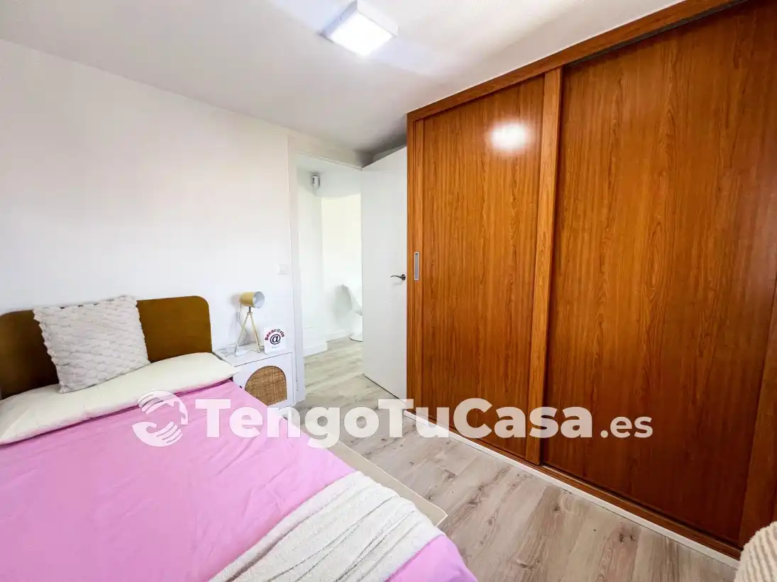 Bedroom of Flat for sale in Madrid  with Air Conditioner, Furnished and Oven