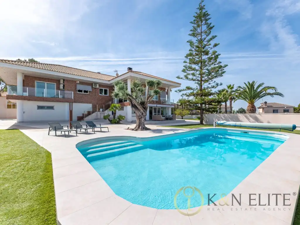Vista exterior de Casa o chalet en venta en Petrer con Aire acondicionado, Jardín privado y Piscina