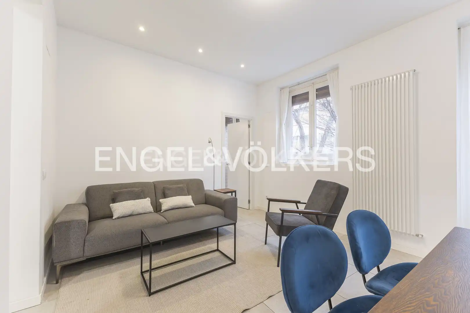 Living room of Flat for rent in Madrid  with Air Conditioner, Heating and Furnished