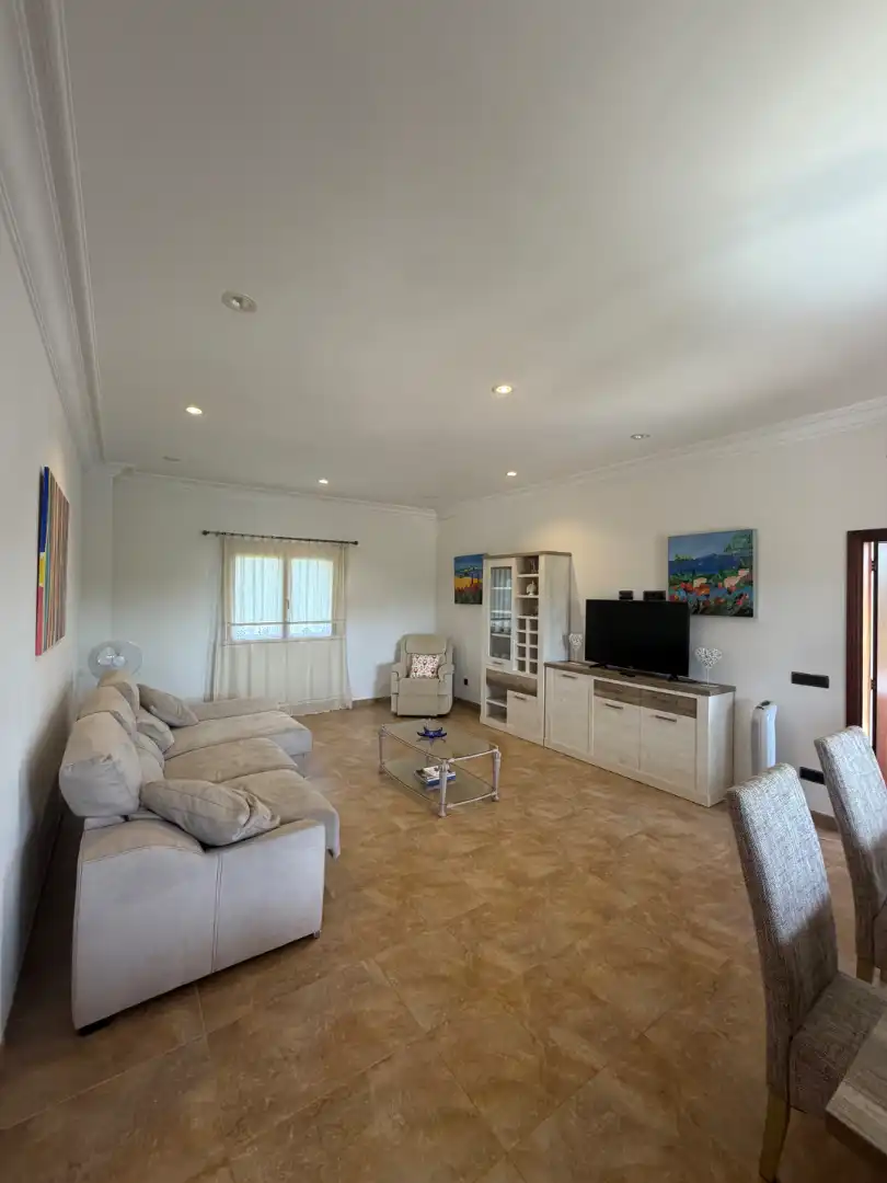 Sala de estar de Finca rústica de alquiler en Manacor con Aire acondicionado, Calefacción y Jardín privado